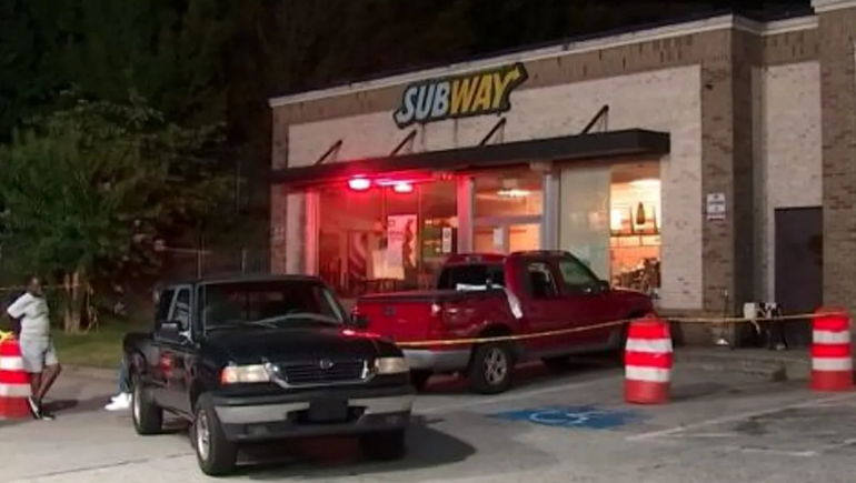 Mató a la empleada de un restaurante porque le puso mucha mayonesa a su sánguche