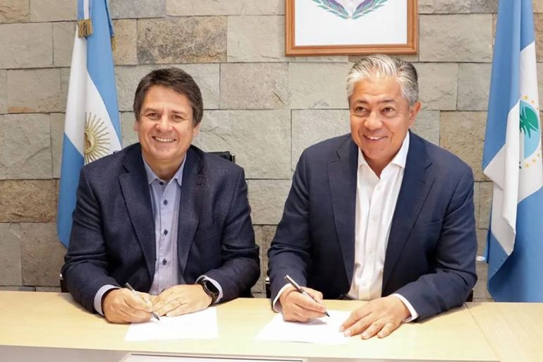 Gobernador Rolando Figueroa e intendente Mariano Gaido.