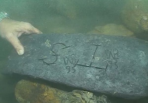 Hallaron un lingote de plata y creen que es del pirata Kidd