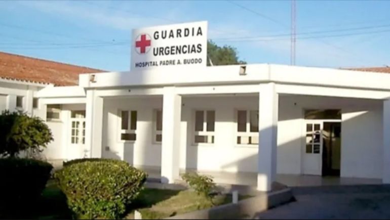 El comisario fue sorprendido en el hospital de General Acha, hasta donde habían trasladado a un hombre con problemas psiquiátricos que fue detenido durante el operativo en un campo cercano. El comisario fue sorprendido en el hospital de General Acha, hasta donde habían trasladado a un hombre con problemas psiquiátricos que fue detenido durante el operativo en un campo cercano.