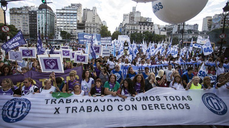 Masiva movilización en Capital Federal por el Día de la Mujer