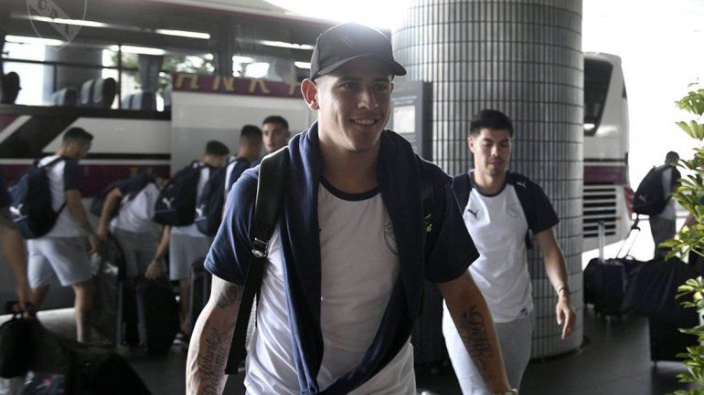 Holan probó con cinco cambios antes de viajar