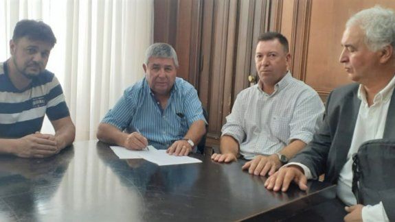 Petroleros recibirán un 9% de suba salarial por adelantado