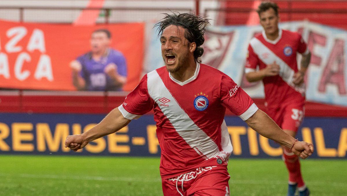 Escándalo: Gimnasia pide quita de puntos a Argentinos por mala inclusión de Mac Allister