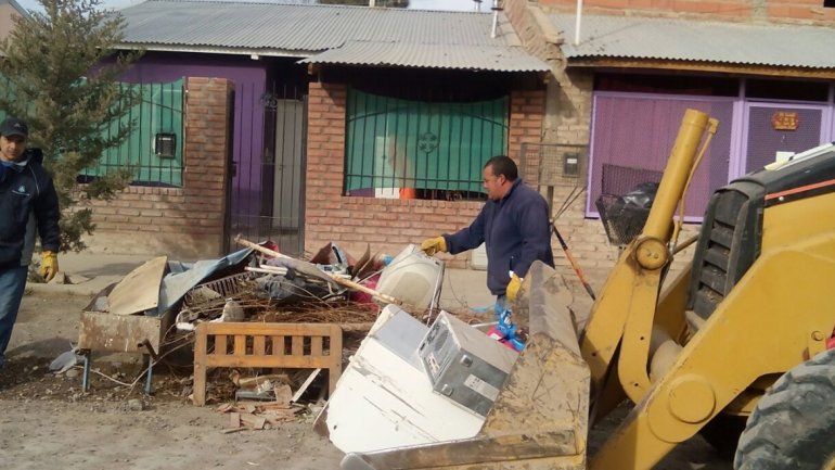 Retiraron casi 700 toneladas de basura en dos barrios neuquinos