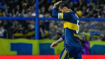 la bronca de leandro paredes con claudio ubeda tras un polemico cambio en boca la bronca de leandro paredes con claudio ubeda tras un polemico cambio en boca