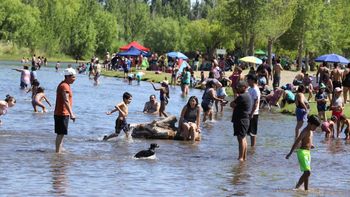 en 16 fotos: neuquen, al rojo vivo, es una de las ciudades mas calurosas del pais en 16 fotos: neuquen, al rojo vivo, es una de las ciudades mas calurosas del pais