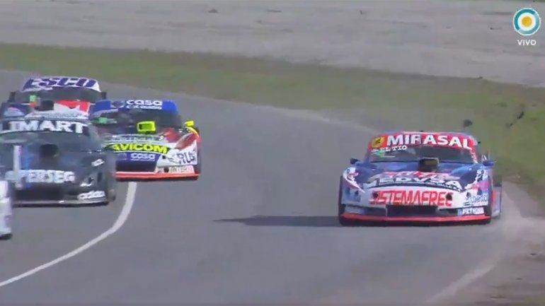 Camilo sobrevive en la carrera histórica