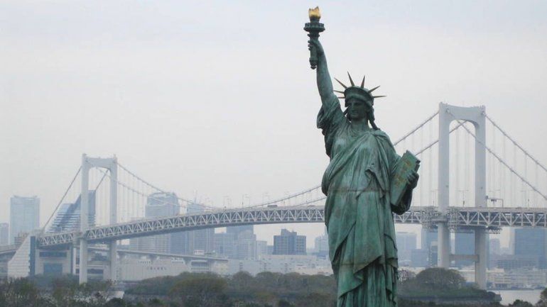 Evacuaron la isla de la Estatua de la Libertad por un incendio