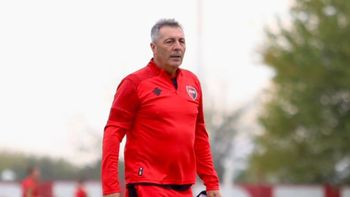 otra vez enojado: el fuerte mensaje del entrenador de newells contra sus jugadores tras la eliminatoria ante acassuso otra vez enojado: el fuerte mensaje del entrenador de newells contra sus jugadores tras la eliminatoria ante acassuso