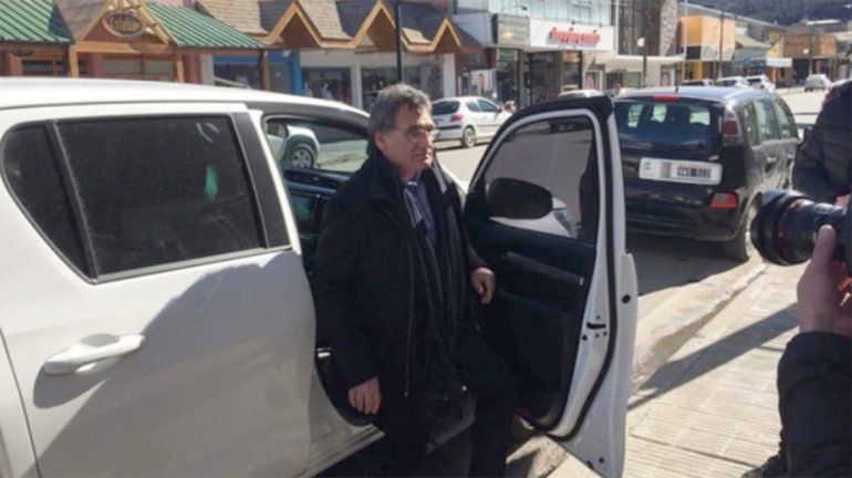 Claudio Avruj viajó a Esquel: Venimos a acompañar a la familia