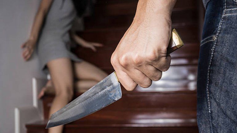 El acusado atacó a su ex con un cuchillo y la amenazó con mandar a matarla.&nbsp;