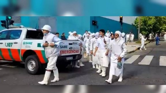 Explotó un tanque de amoníaco en un frigorífico: hay 100 operarios intoxicados