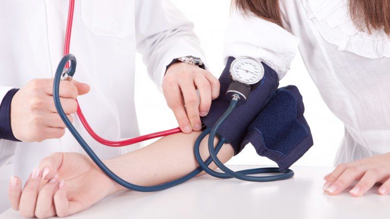 Hipertensión Arterial: menos sal, tabaco, alcohol y silla y más zapatillas