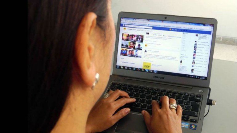 Injurió a su ex en las redes y debe indemnizarlo