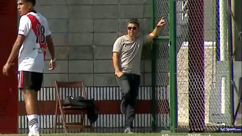 El llamativo nuevo look del Muñeco Gallardo