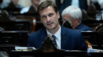 Según se conoció, el custodio quedó asombrado al ver lo que había en el interior del paquete y rápidamente dio la voz de alarma. Según se conoció, el custodio quedó asombrado al ver lo que había en el interior del paquete y rápidamente dio la voz de alarma.