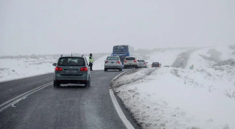 Temporal de nieve en Neuquén: rutas bloqueadas, pasos cerrados y cortes de luz