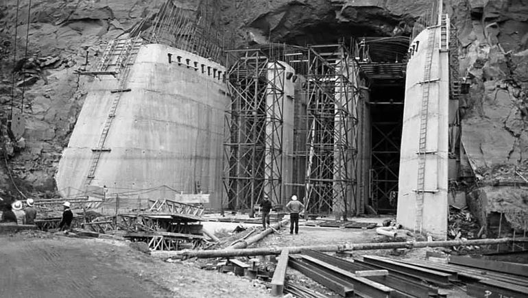 La represa de El Chocón va tomando forma (Revista Más Neuquén). La represa de El Chocón va tomando forma (Revista Más Neuquén).