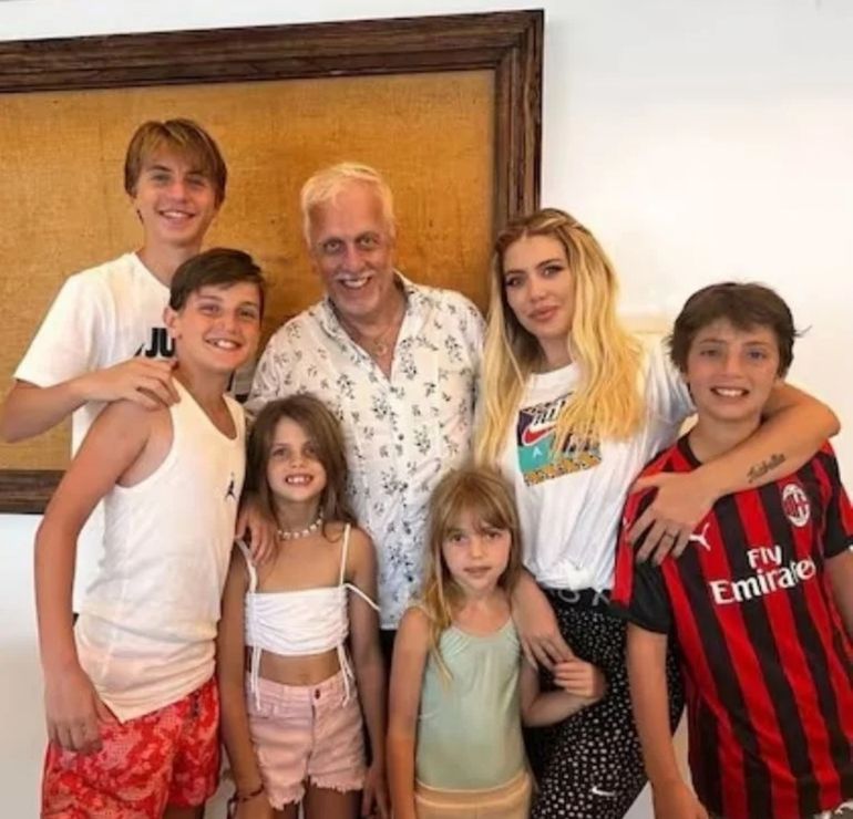 Wanda Nara y sus hijos con su padre Wanda Nara y sus hijos con su padre