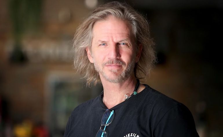 Facundo Arana eligió un sorprendente método educativo para sus hijos.