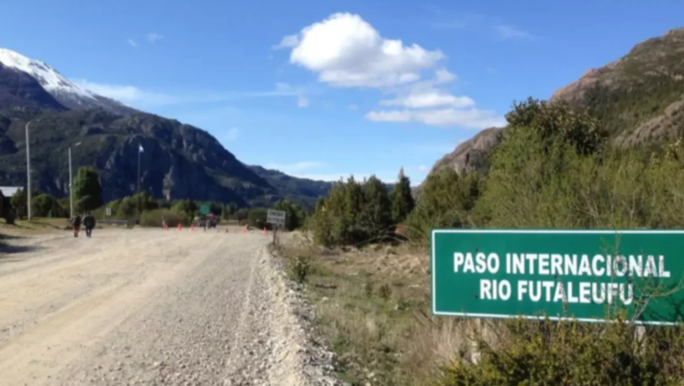 El paso fronterizo ubicado a sólo 38 kilómetros de Trevelin, al que también se puede llegar fácilmente desde Esquel.