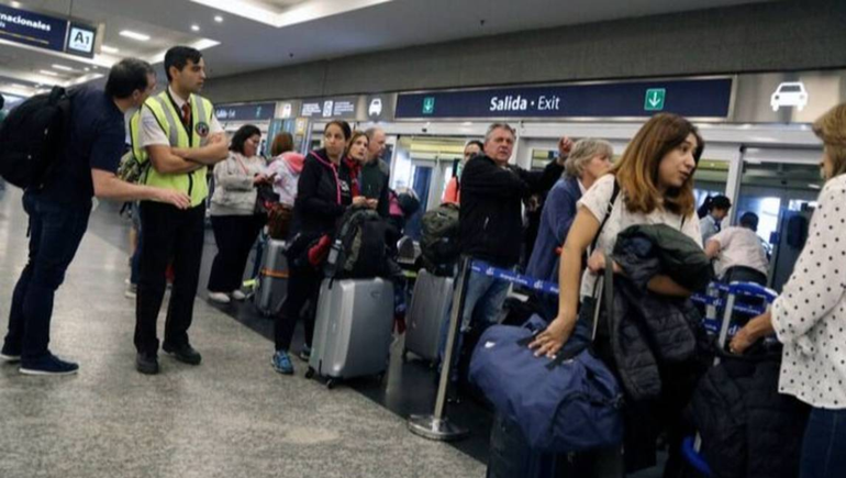 La medida de fuerza se da en rechazo a la reforma laboral que será tratada en Diputados.
