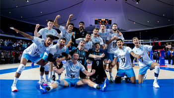 La selección argentina de vóley y su festejo en Estados Unidos. La selección argentina de vóley y su festejo en Estados Unidos.