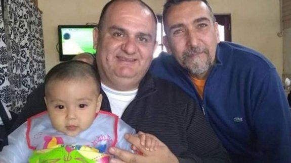 Médico no quiso atender al bebé de una pareja gay