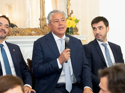 Figueroa junto a mandatarios provinciales en Argentina Week, en Nueva York. (Imagen: Gob. de Neuquén) Figueroa junto a mandatarios provinciales en Argentina Week, en Nueva York. (Imagen: Gob. de Neuquén)