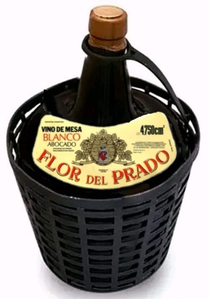 La damajuana, un clásico de la época. Foto: gentileza La damajuana, un clásico de la época. Foto: gentileza