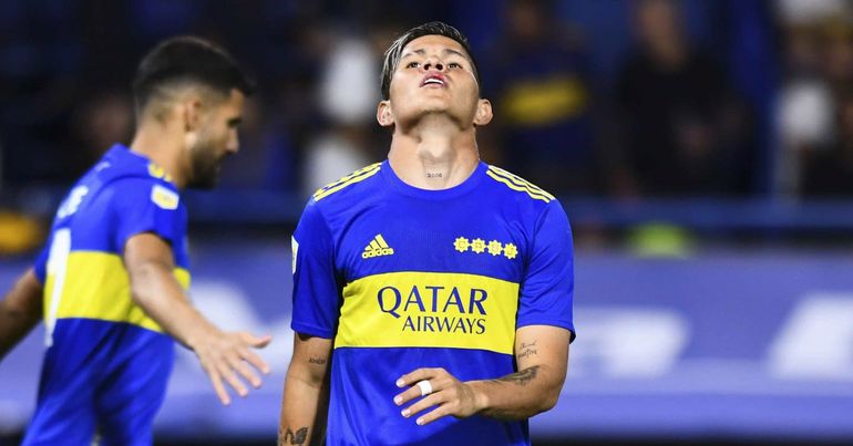 Sebastián Battaglia dejó afuera a Jorman Campuzano, quien tiene un pie y medio afuera de Boca. 