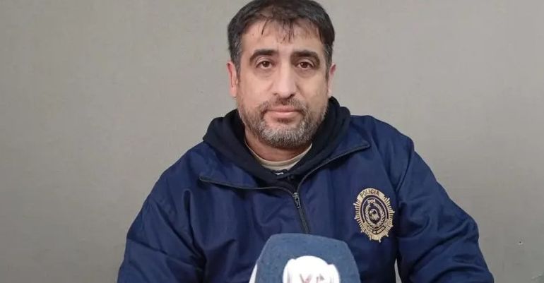 Eduardo Morales, jefe de la DDI de la Policía de Caleta Olivia. Eduardo Morales, jefe de la DDI de la Policía de Caleta Olivia.