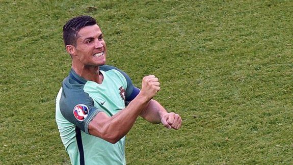 Cristiano Ronaldo rescató a Portugal y pasó a octavos