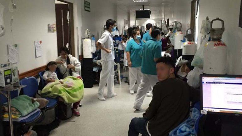 Los afectados de la escuela correntina fueron sacados de la escuela lo más rápido posible. La pasaron muy mal.