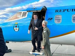 El Gobierno oficializó cambios en el régimen que regula los viajes oficiales al exterior de funcionarios públicos. El Gobierno oficializó cambios en el régimen que regula los viajes oficiales al exterior de funcionarios públicos.