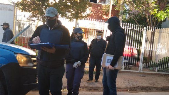 Oeste: bajo amenaza de arma