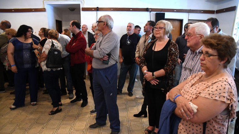 Insultos y empujones en la audiencia por el aeropuerto de El Palomar