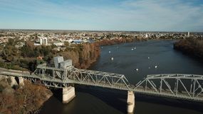 ¿La capital a Viedma? ¿Otra vez? Una encuesta y un gobernador muestran avales al proyecto