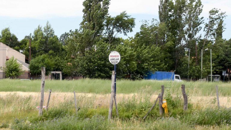 Hay mil baldíos en la mira por la mugre