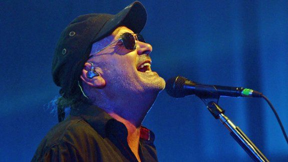 Brindando por nada. El disco de estudio número once de Las Pelotas fue lanzado el 18 de marzo. Once canciones cuidadosamente interpretadas y grabadas en los estudios Los Ángeles (Nono) y Panda. El amor es más fuerte y Víctimas del tiempo ya tienen vi