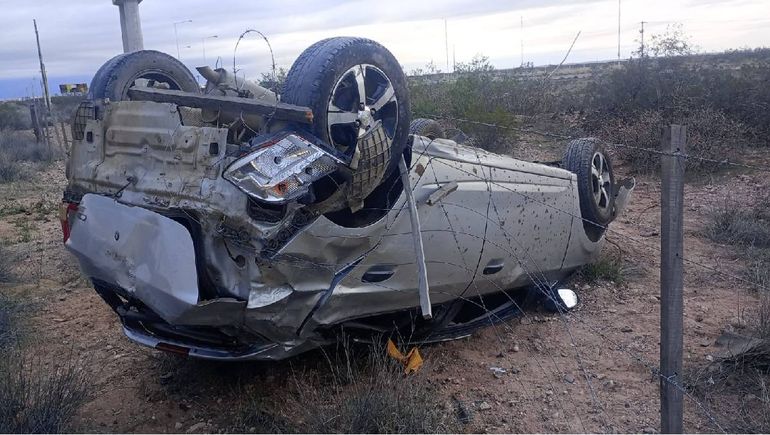El conductor se salvó de milagro tras el vuelco en la Ruta 51.