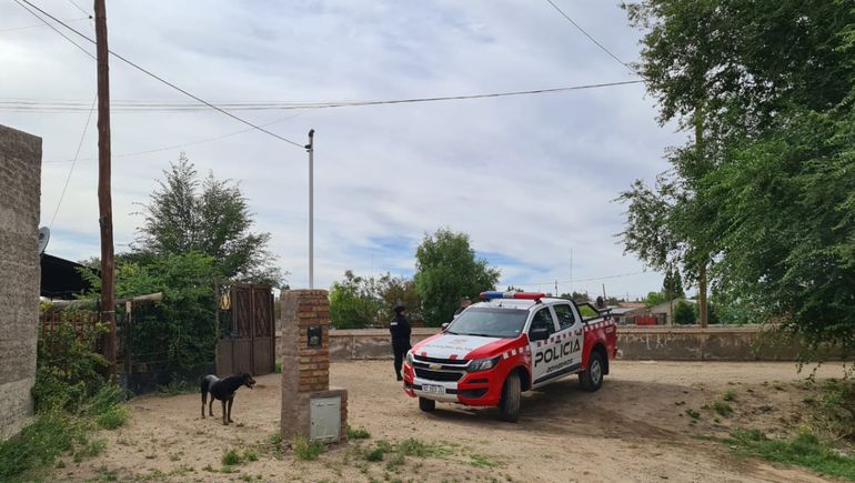 Investigan si fue intencional el incendio de una casa y un auto en Cutral Co