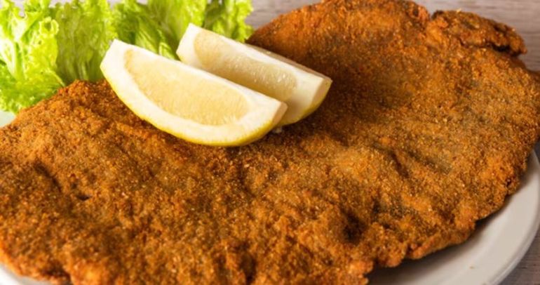 Sin pan rallado ni harina: este es el truco para hacer el rebozado perfecto de las milanesas