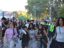 La Fiesta de la Confluencia atraviesa su 13º edición. La Fiesta de la Confluencia atraviesa su 13º edición.