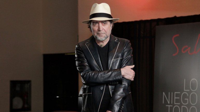 Sabina se golpeó un ojo y suspendió sus shows en México