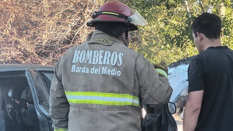 El Ministerio Público Fiscal solicitó cuatro años para uno de los responsables de la estafa a los Bomberos Voluntario de Barda del Medio. | LM Neuquen El Ministerio Público Fiscal solicitó cuatro años para uno de los responsables de la estafa a los Bomberos Voluntario de Barda del Medio.