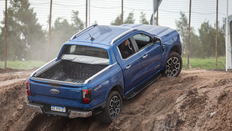 La nueva Ford Ranger en acción. La nueva Ford Ranger en acción.