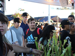 Un stand con una particular propuesta cautivó a los asistentes de la Fiesta de la Confluencia. Un stand con una particular propuesta cautivó a los asistentes de la Fiesta de la Confluencia.