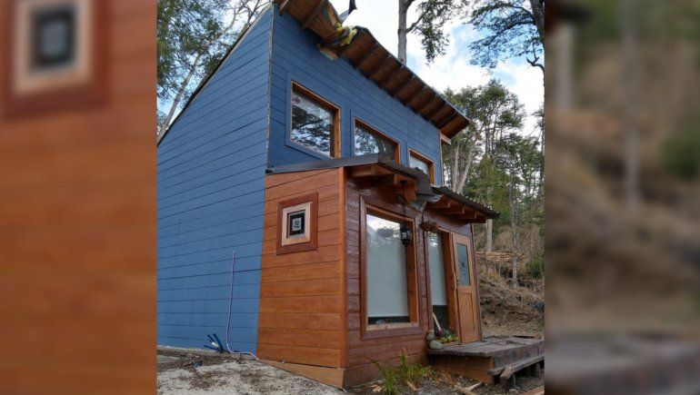 Un árbol de la Muni le destruyó la casa y nadie se hace cargo